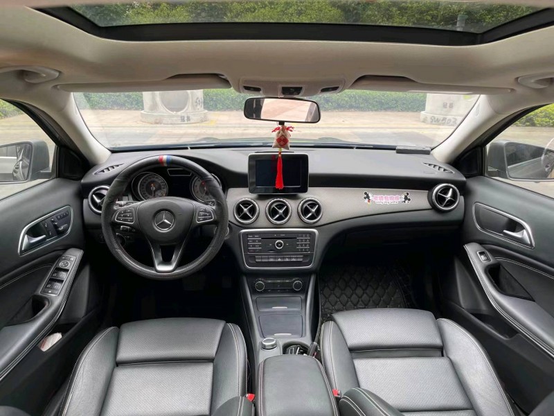 佛山17年奔驰GLA7