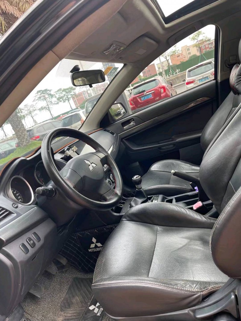 佛山12年三菱劲炫6