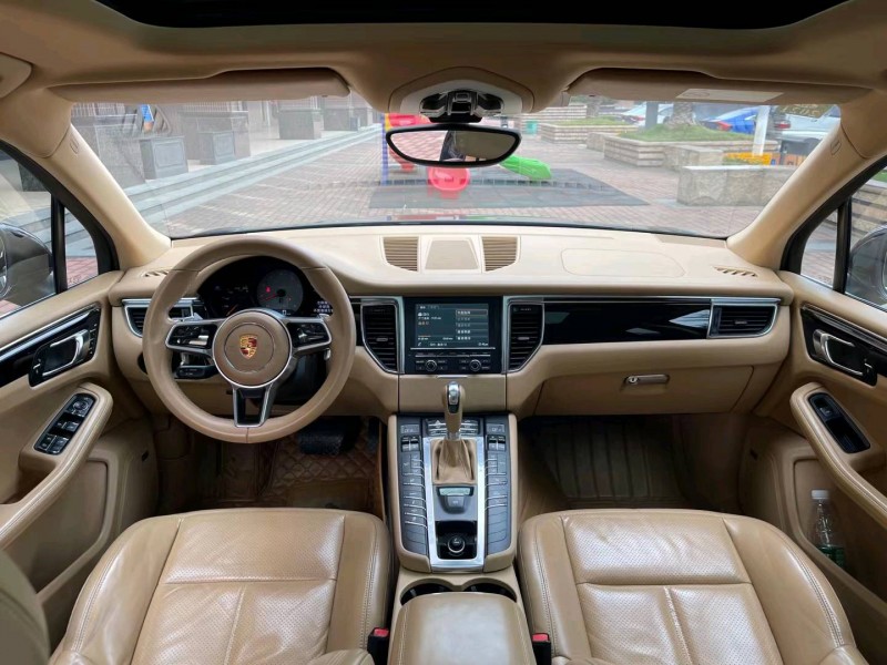 佛山15年保时捷Macan7