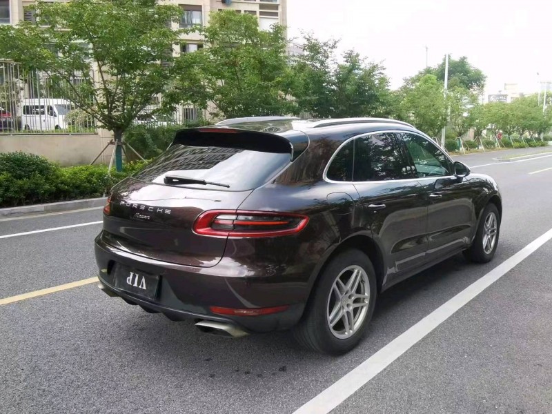 苏州17年保时捷Macan5