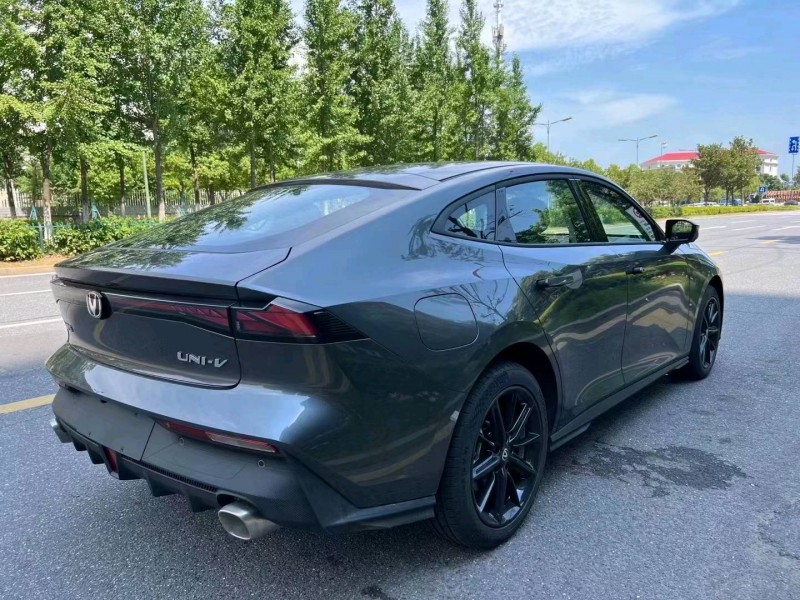 邵阳23年长安汽车UNI-V6