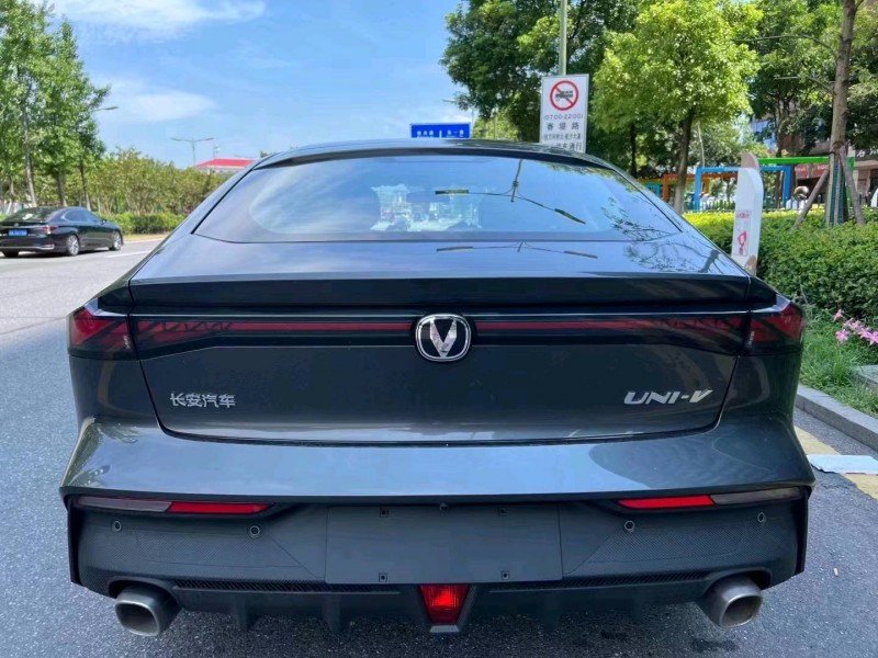 邵阳23年长安汽车UNI-V8