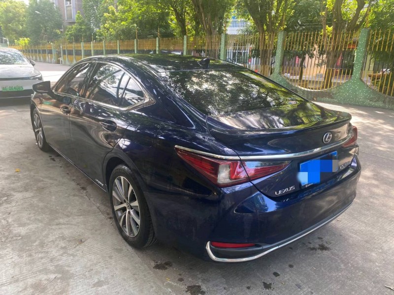 佛山19年雷克萨斯ES5