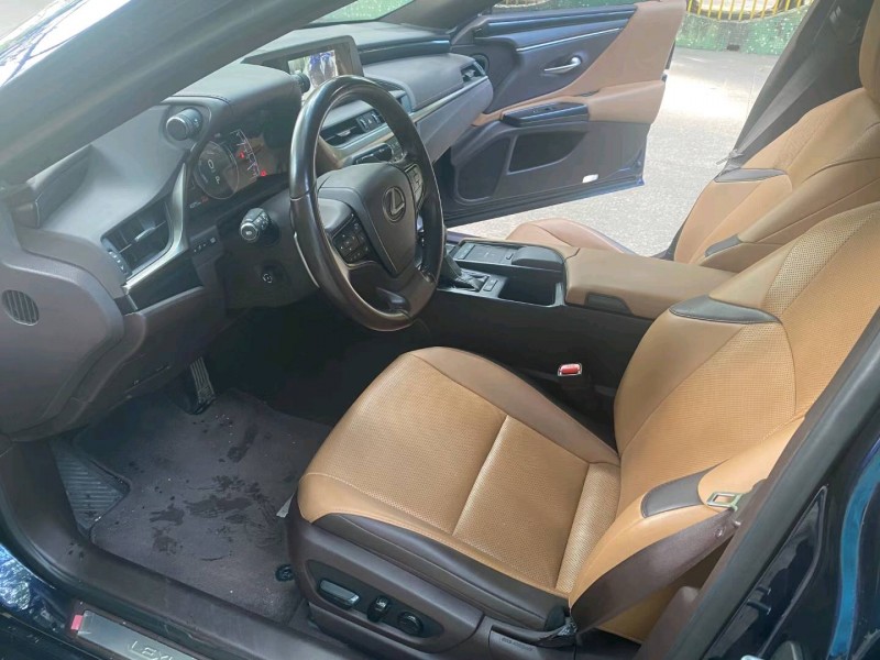 佛山19年雷克萨斯ES9