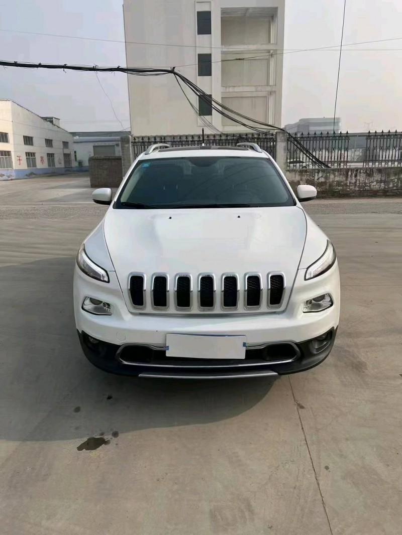 宿迁18年Jeep自由光1