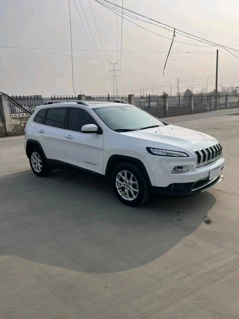 宿迁18年Jeep自由光3