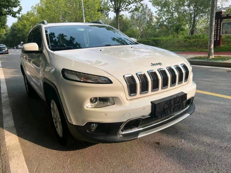 長沙16年Jeep自由光3