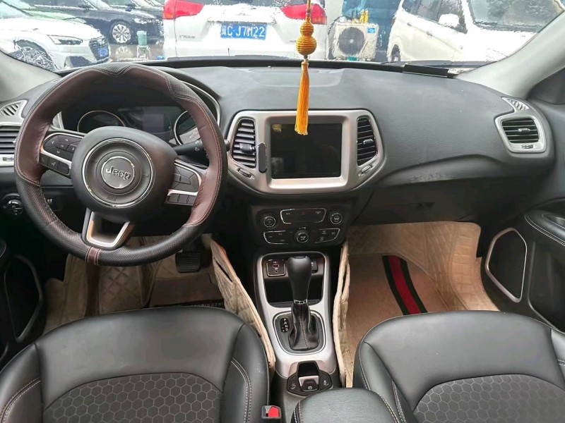 济南20年Jeep指南者8