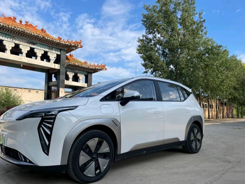 保定23年传祺埃安Y3