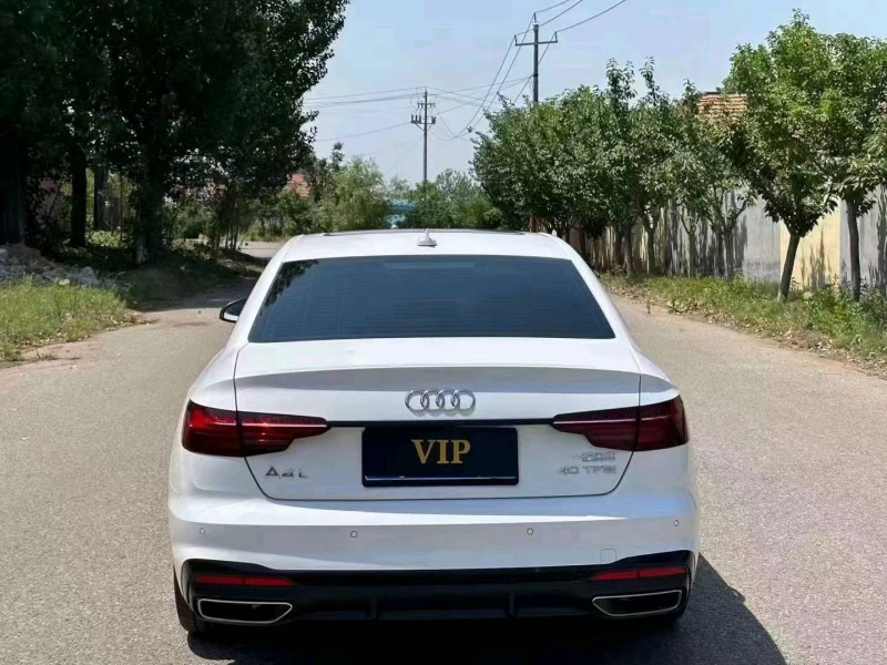 青岛22年奥迪A4L9