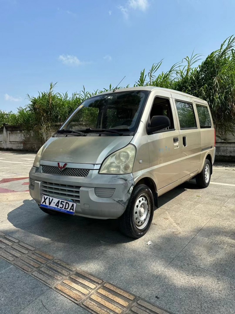 東莞15年五菱汽車榮光2