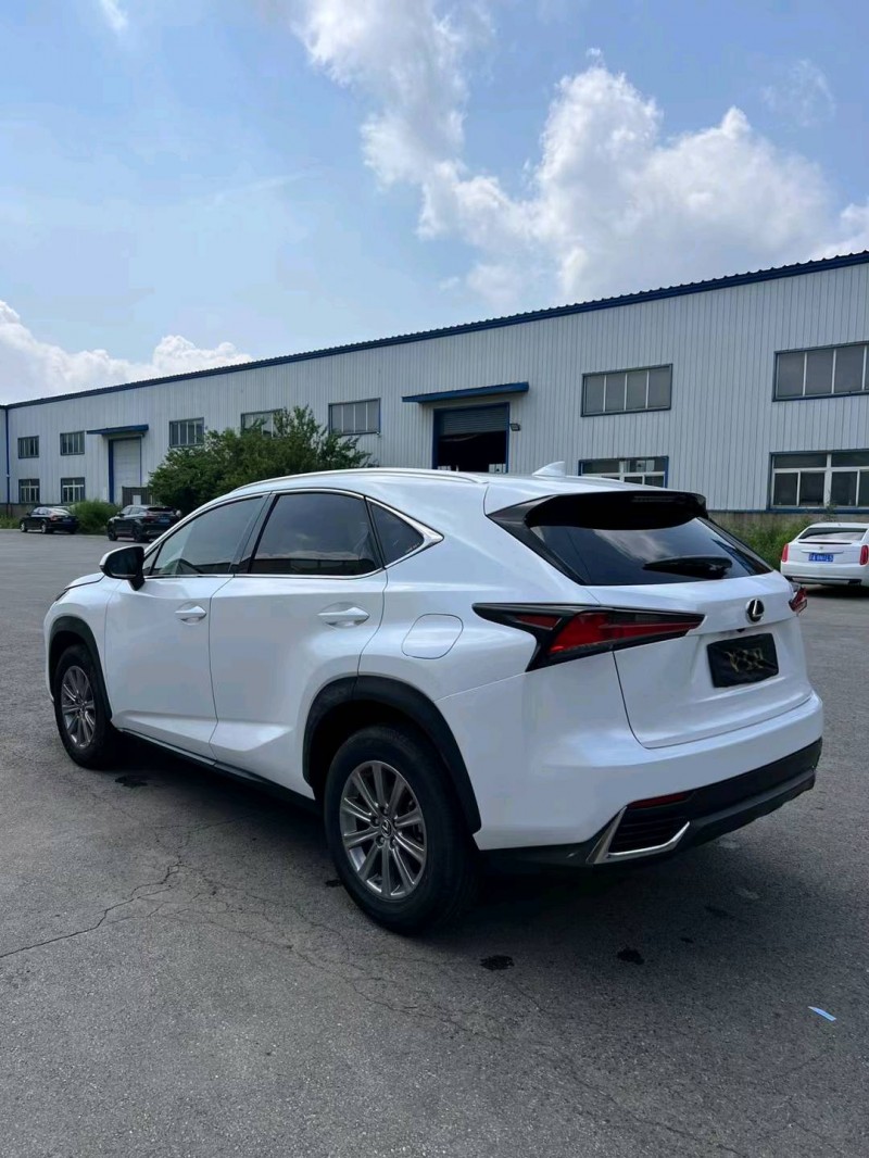 沈阳20年雷克萨斯NX4