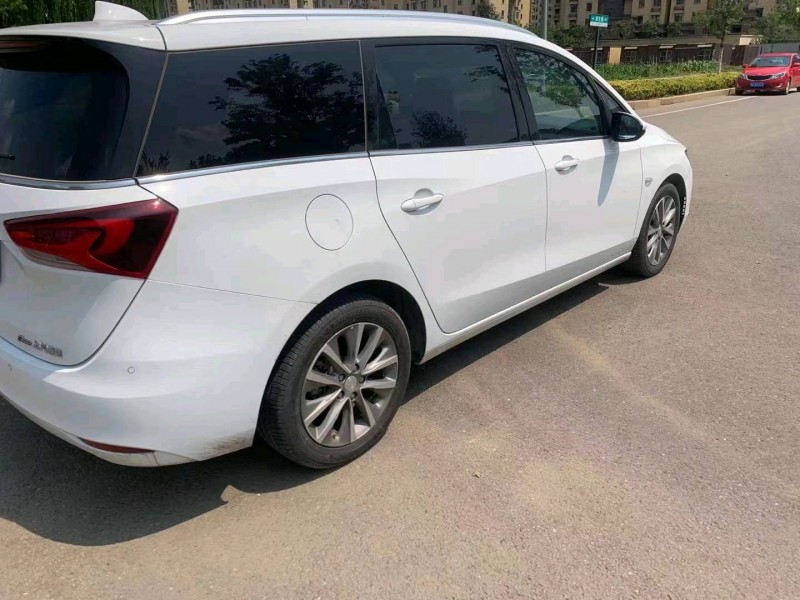 东营22年别克GL63