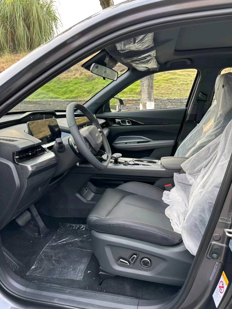 重庆23年长安汽车欧尚8