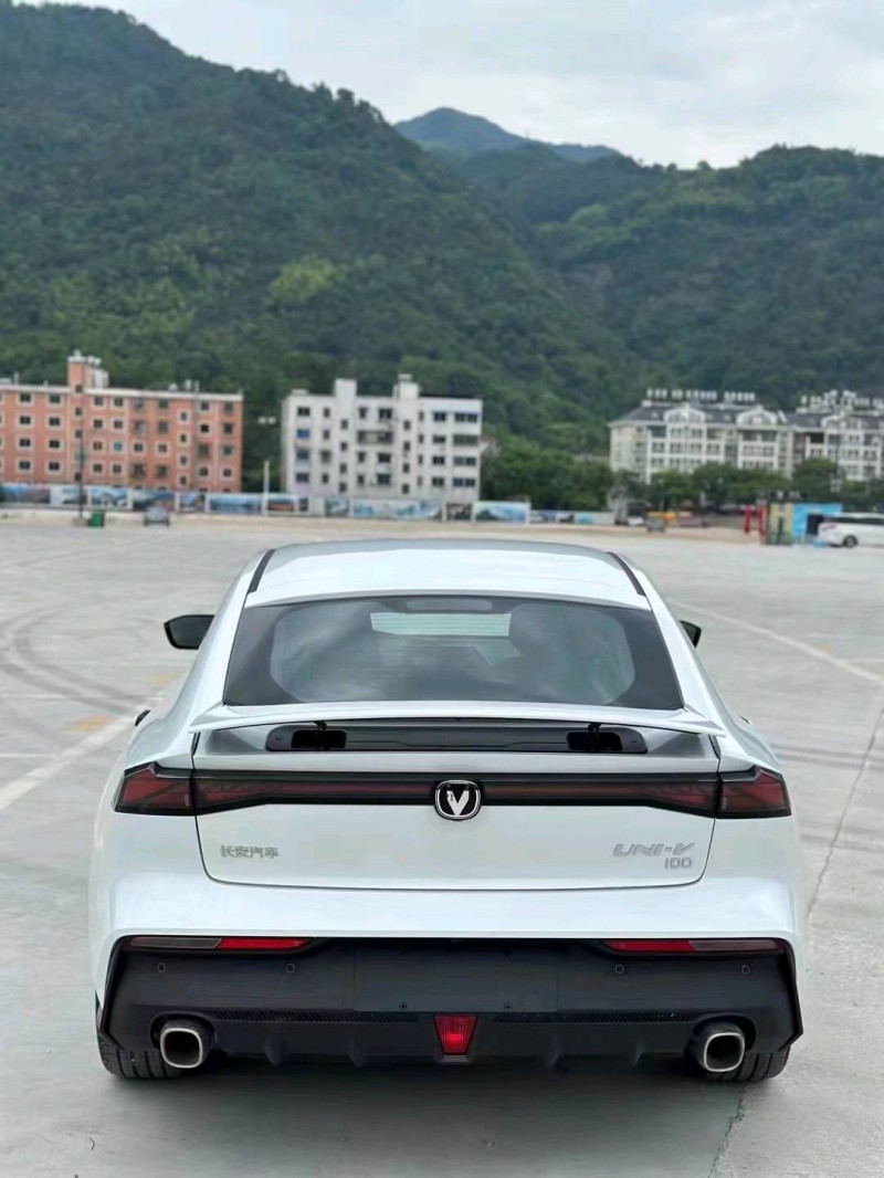 溫州23年長安汽車UNI-V5