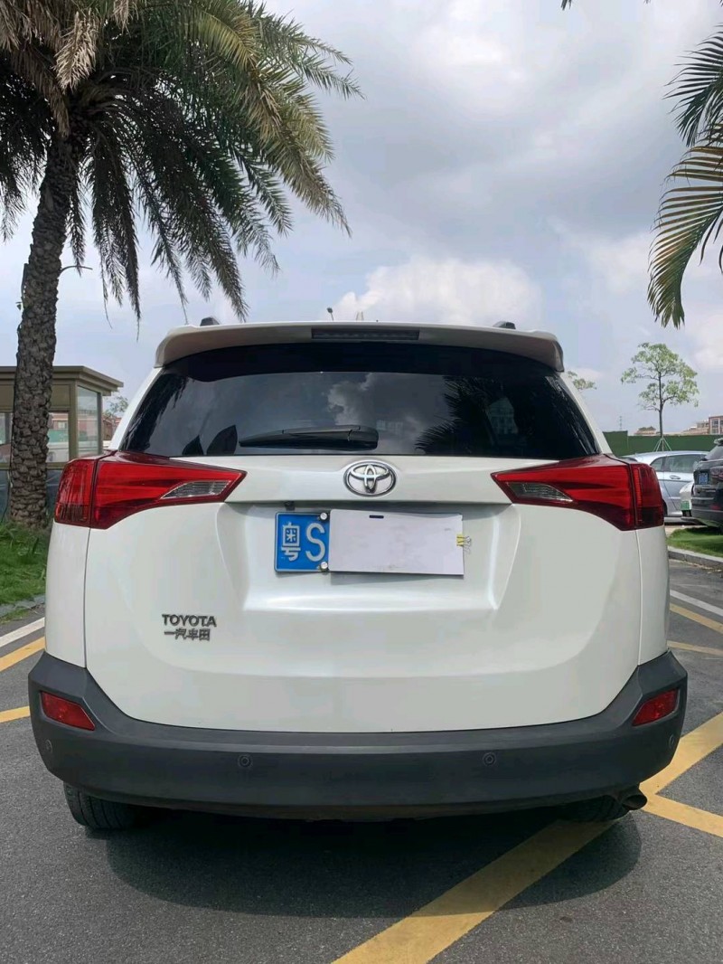 佛山15年丰田RAV49