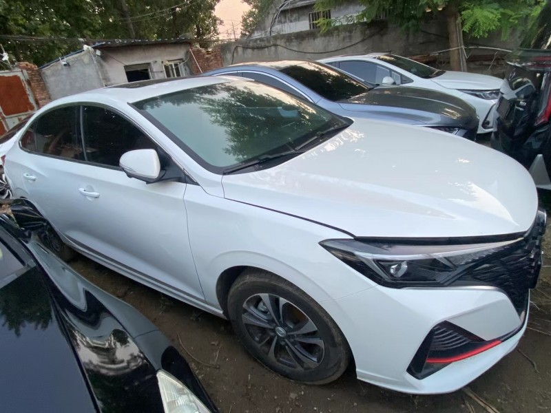 济宁22年长安汽车逸动3