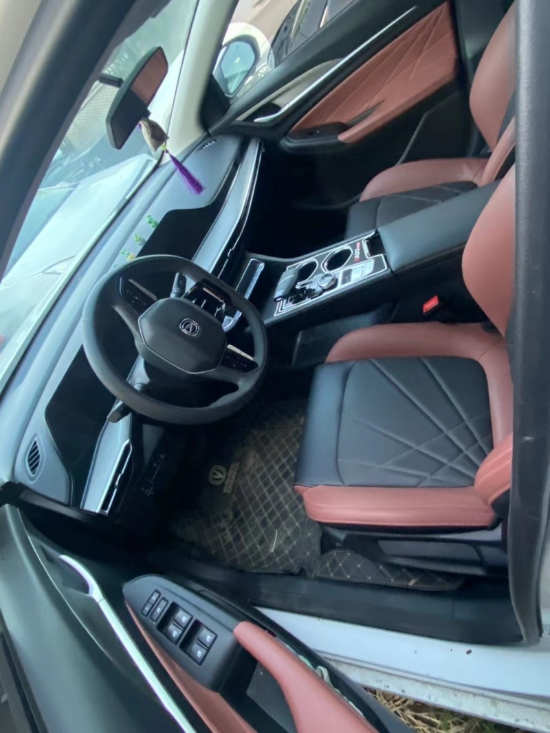 济宁22年长安汽车逸动4