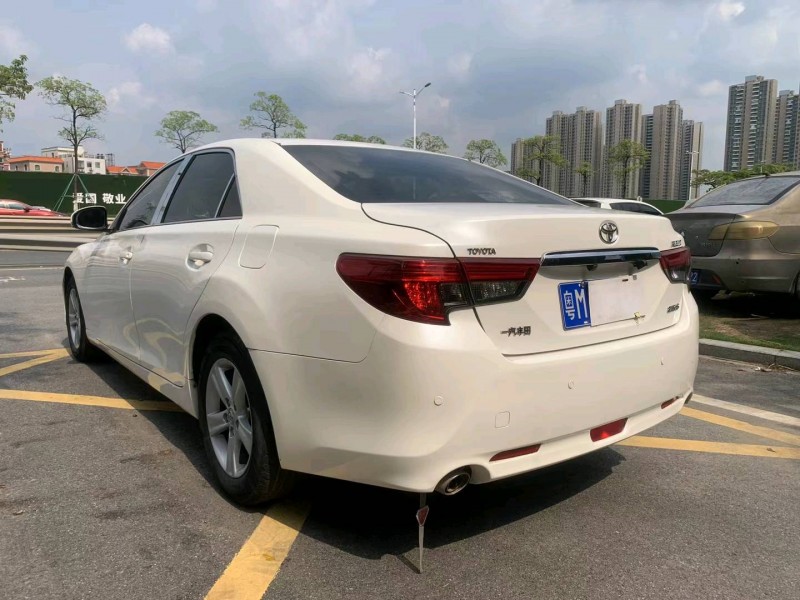 佛山14年丰田锐志4