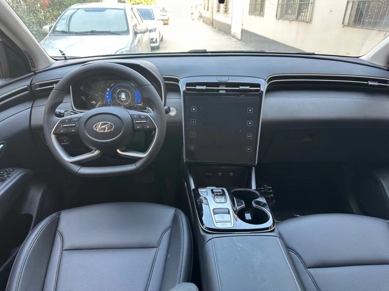 济宁23年现代途胜8