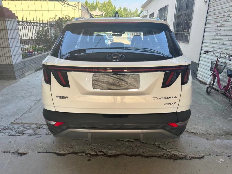 济宁23年现代途胜9