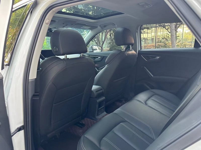 济宁22年奥迪Q26