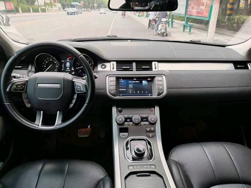 枣庄17年路虎极光2