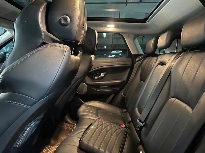 济宁16年路虎极光7