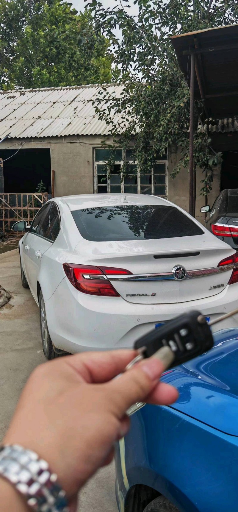 邯郸15年别克君威3