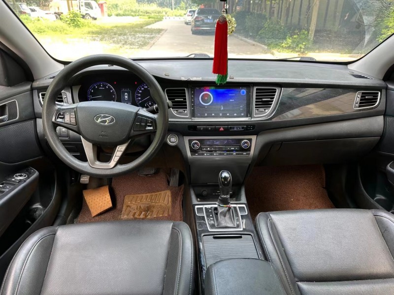 济宁16年现代名图8