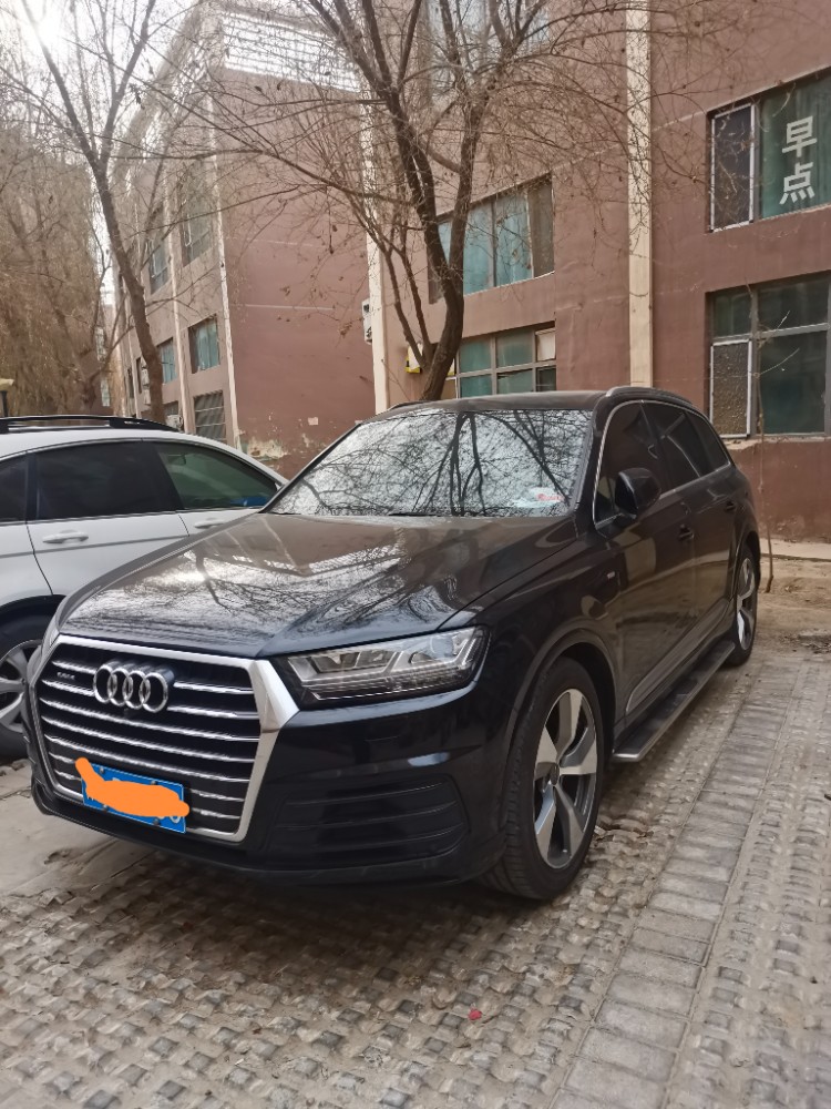 成都16年奥迪Q71