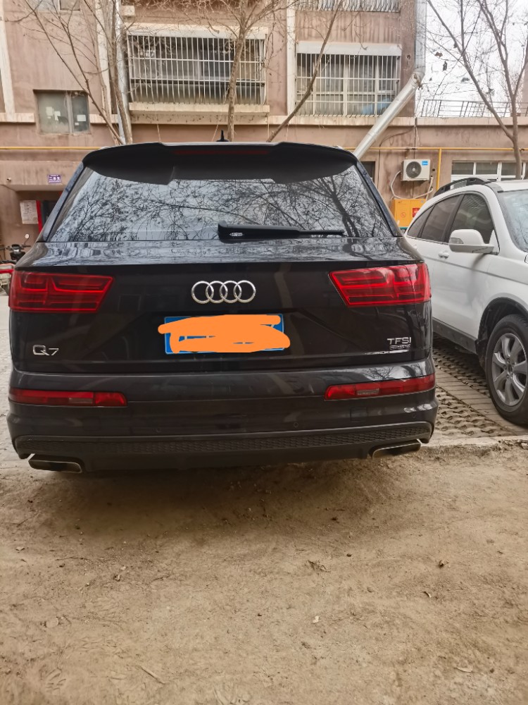 成都16年奥迪Q72