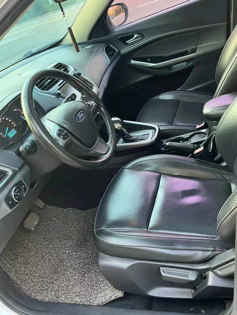 枣庄16年福特福睿斯6