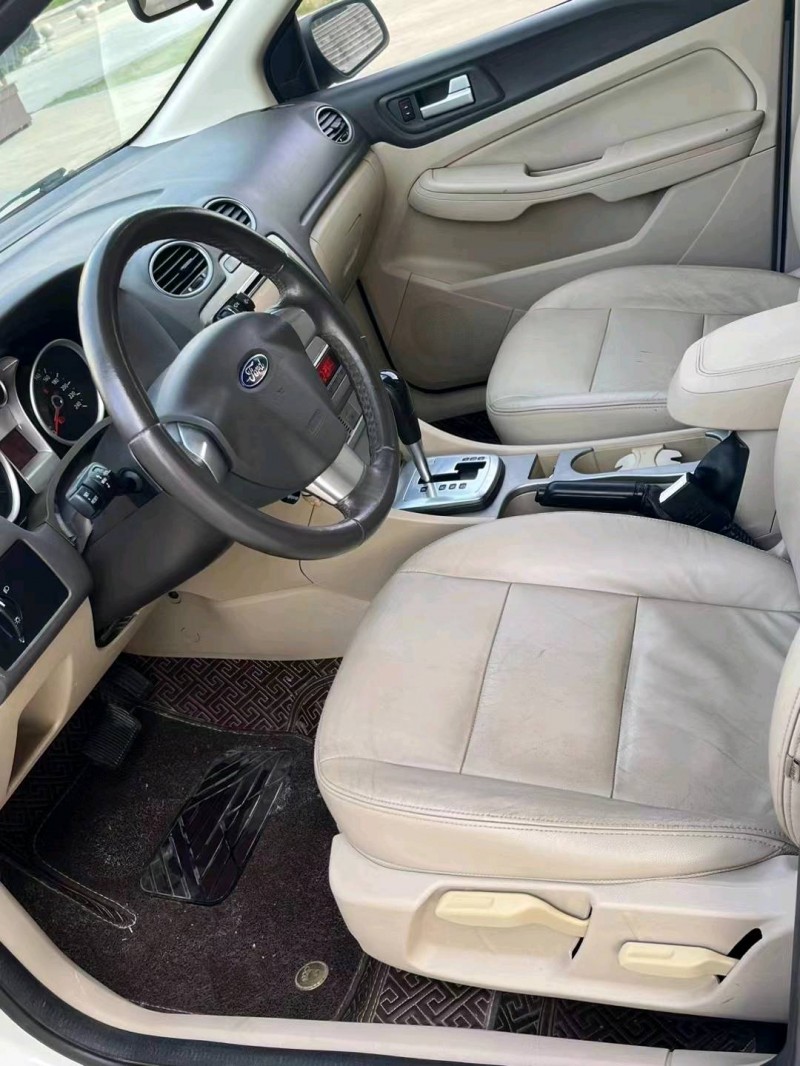 枣庄16年福特福克斯6