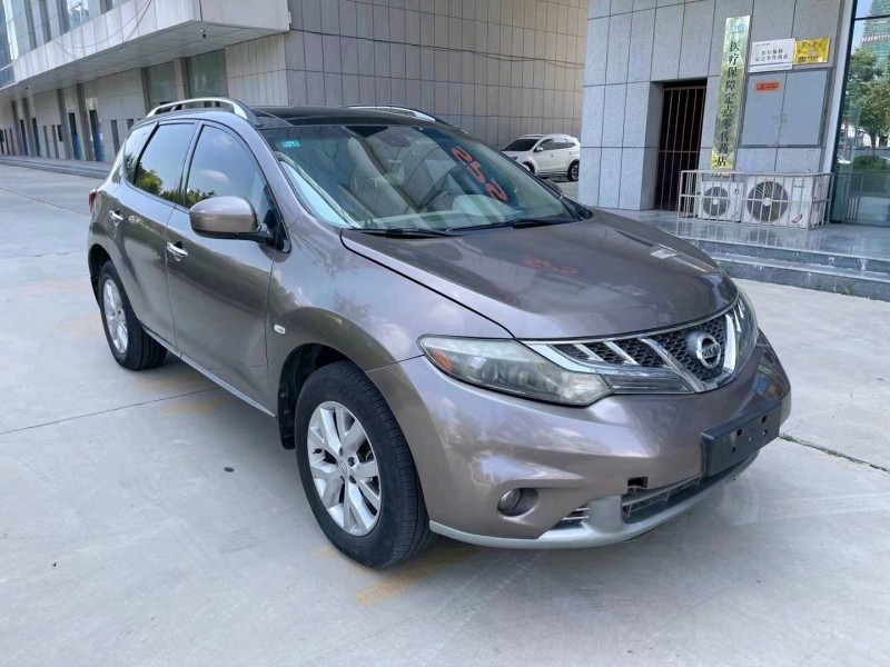 济宁12年日产楼兰3