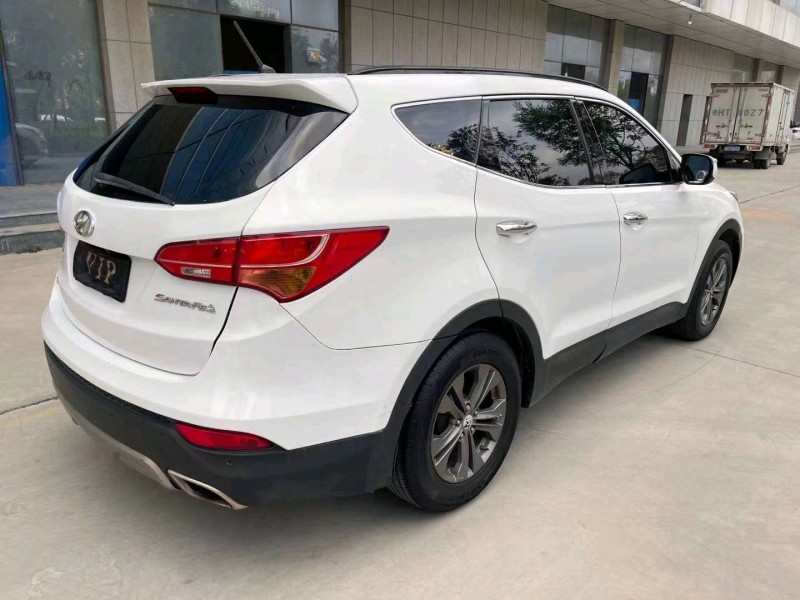 济宁13年现代全新胜达8