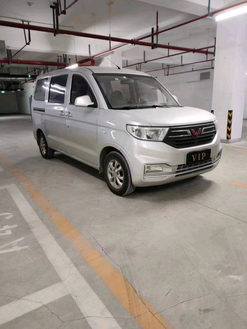 棗莊19年五菱汽車宏光2