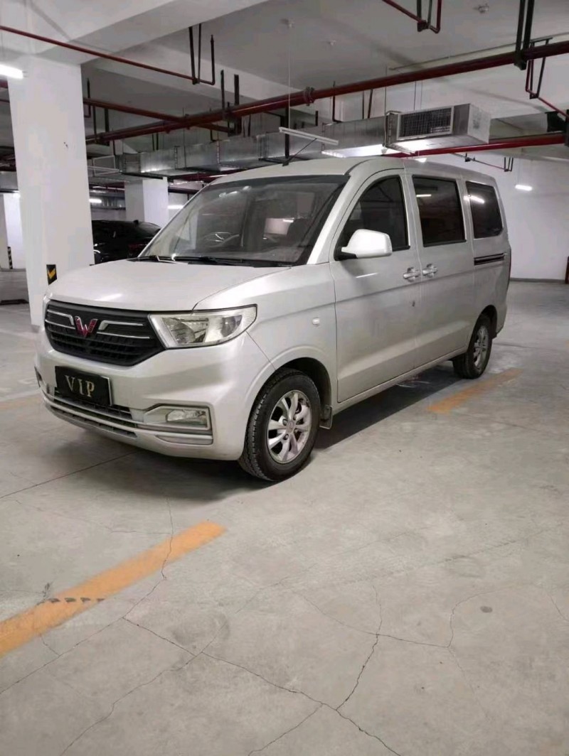 棗莊19年五菱汽車宏光4