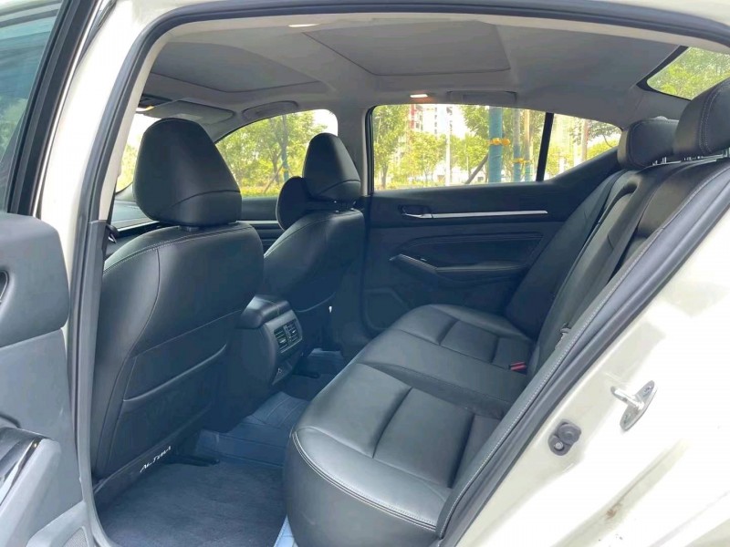 济宁21年日产天籁4