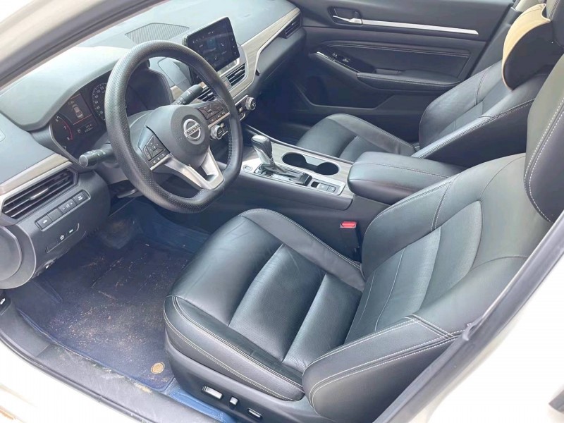 济宁21年日产天籁6