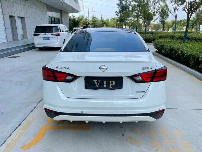 济宁21年日产天籁9