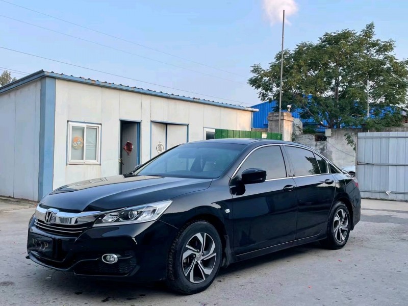 济宁18年本田雅阁3