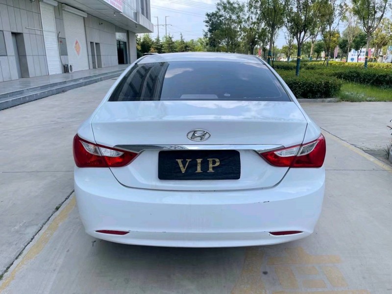 济宁13年现代索纳塔八9