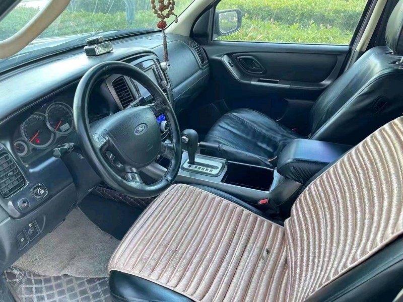 济宁11年福特翼虎6