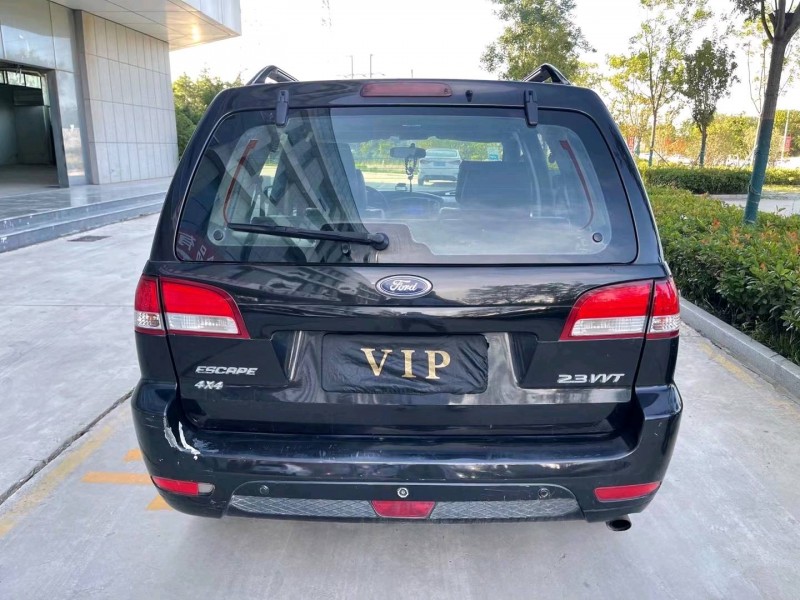 济宁11年福特翼虎9