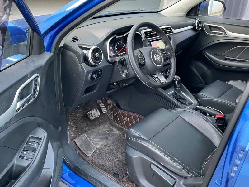 济宁17年名爵ZS5