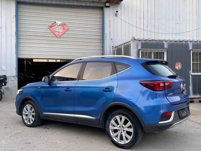 济宁17年名爵ZS7