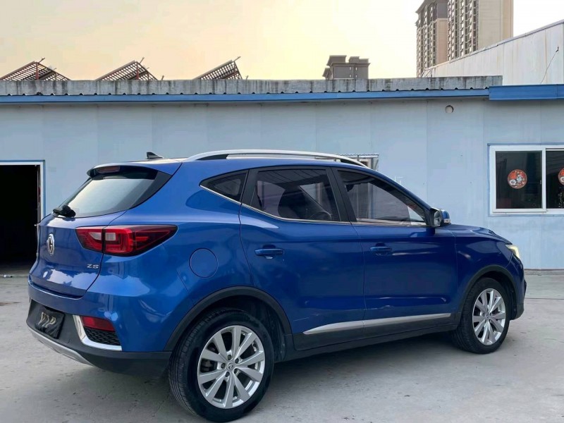济宁17年名爵ZS8