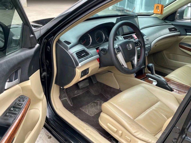 济宁11年本田雅阁6