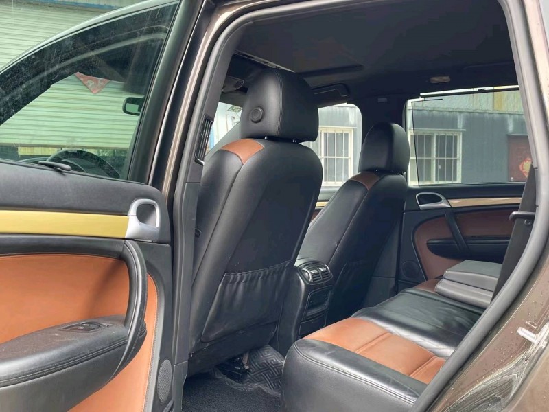 济宁10年保时捷卡宴6